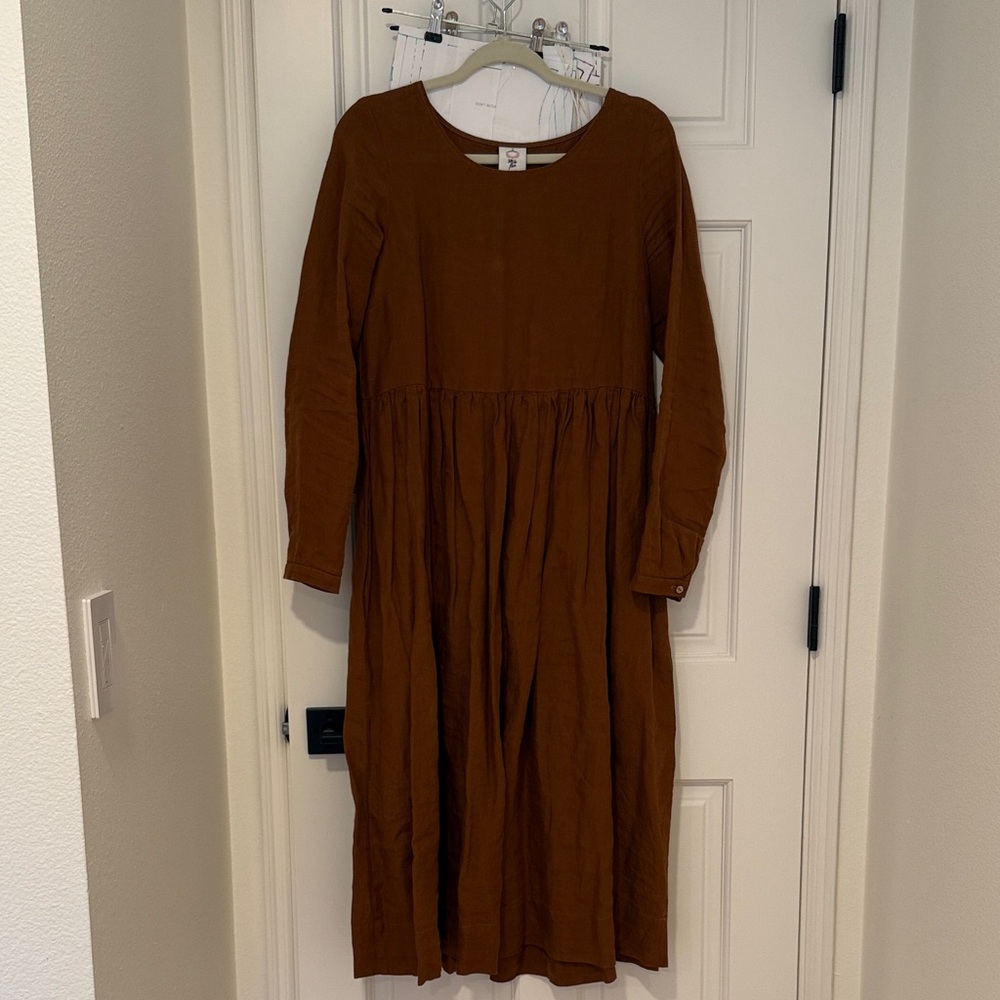 Son de flor smock dress in Warm Brown, size XS